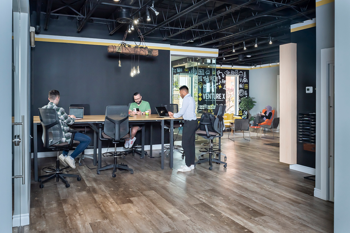 Open desk - Coworking and Private Office Space in Mississauga, Ontario