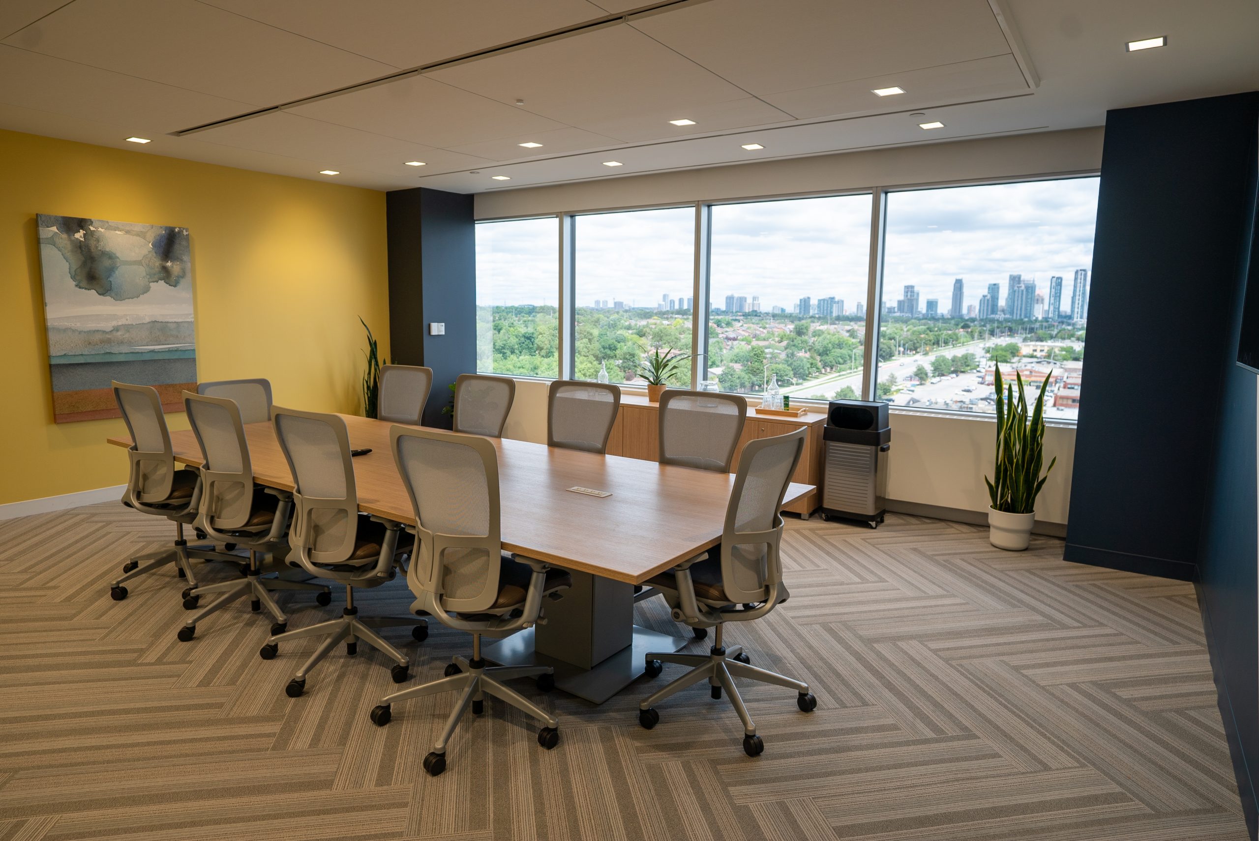 Open desk - Coworking and Private Office Space in Mississauga, Ontario