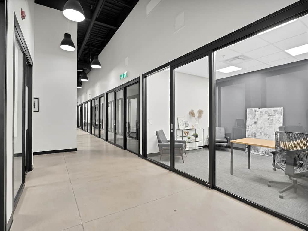 Open desk - Coworking and Private Office Space in Mississauga, Ontario